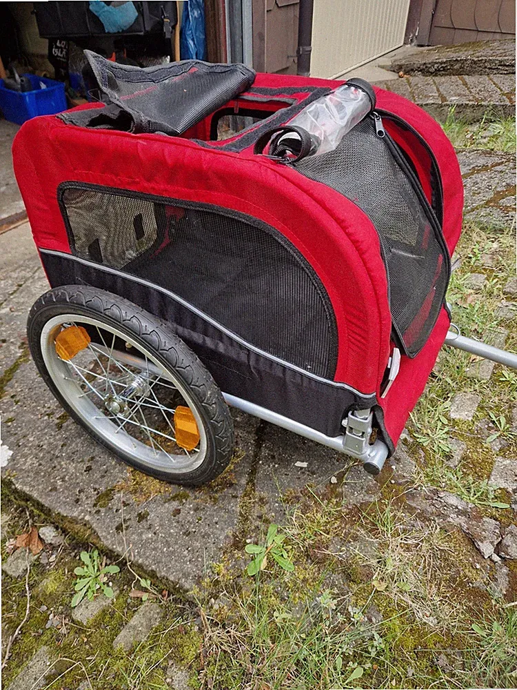 Hunde-Fahrradanhänger rot/schwarz, 2 Räder, Deichsel, Netzfenster
