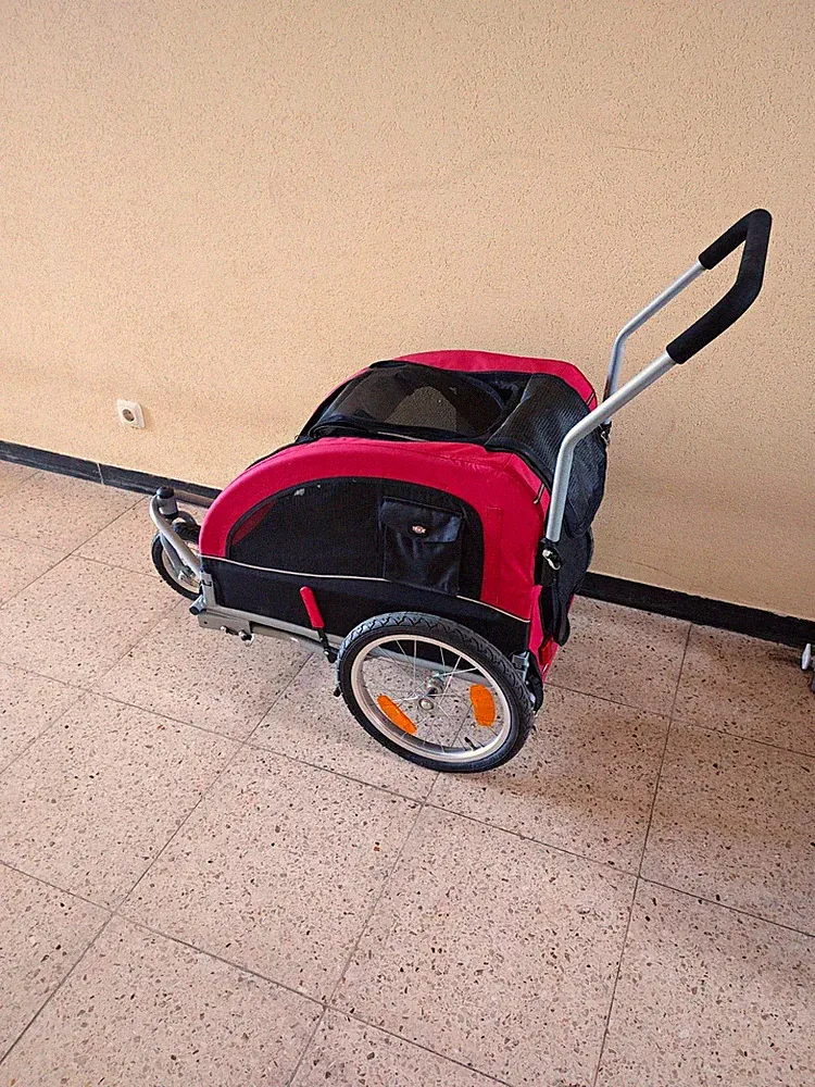 Hunde-Fahrradanhänger, rot/schwarz mit Deichsel, 2 Rädern, Netz-/Regenschutz