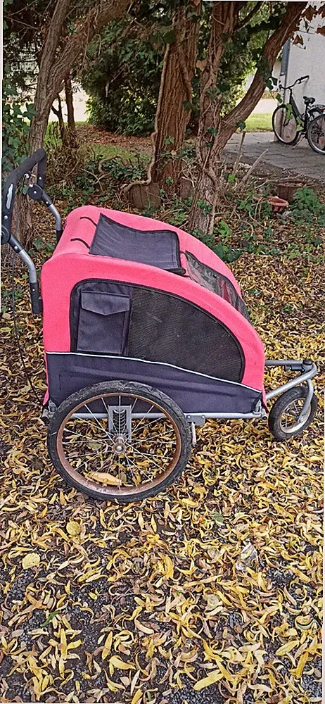 Icv Verkaufe einen Hundeanhänger fürs Fahrrad Von Der FIRMA Trixi In Rot.
