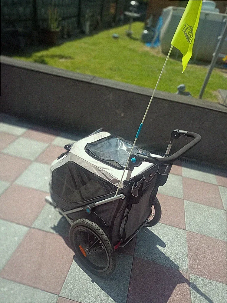 Trixie Fahrradanhänger M schwarz / grau # Mit Fahne Neu